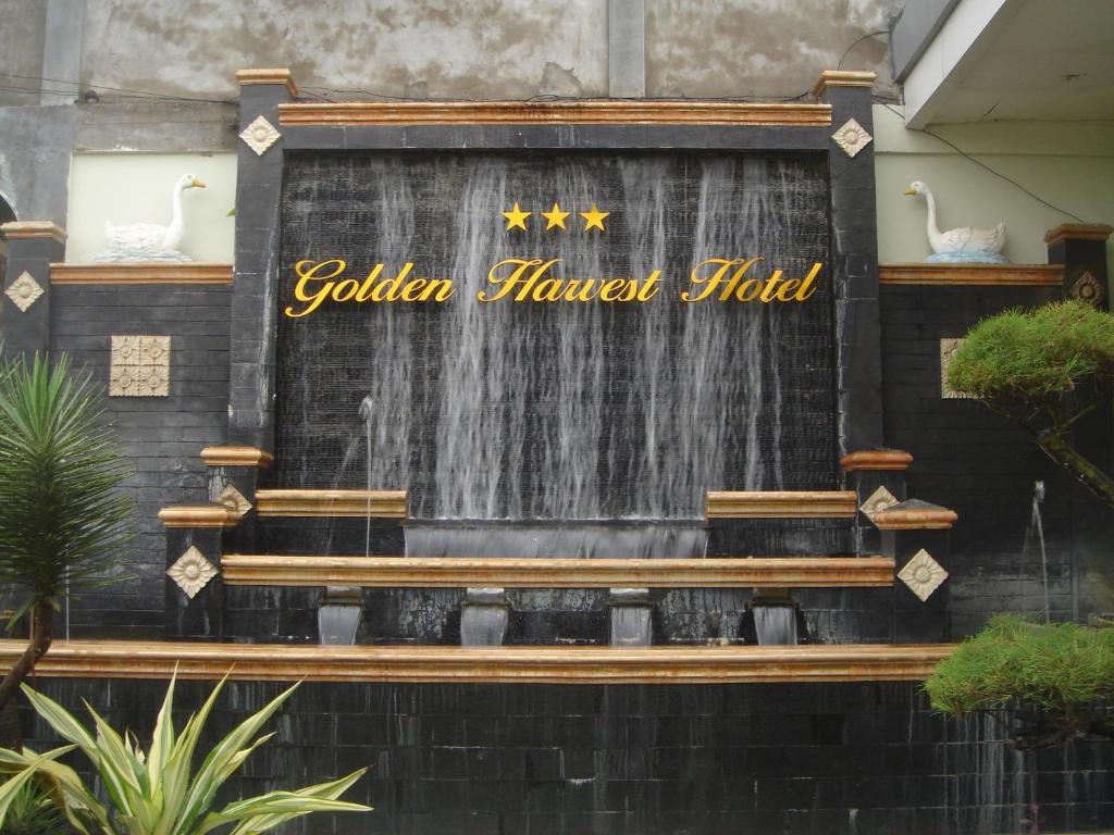 Golden Harvest Hotel Jambi Kültér fotó